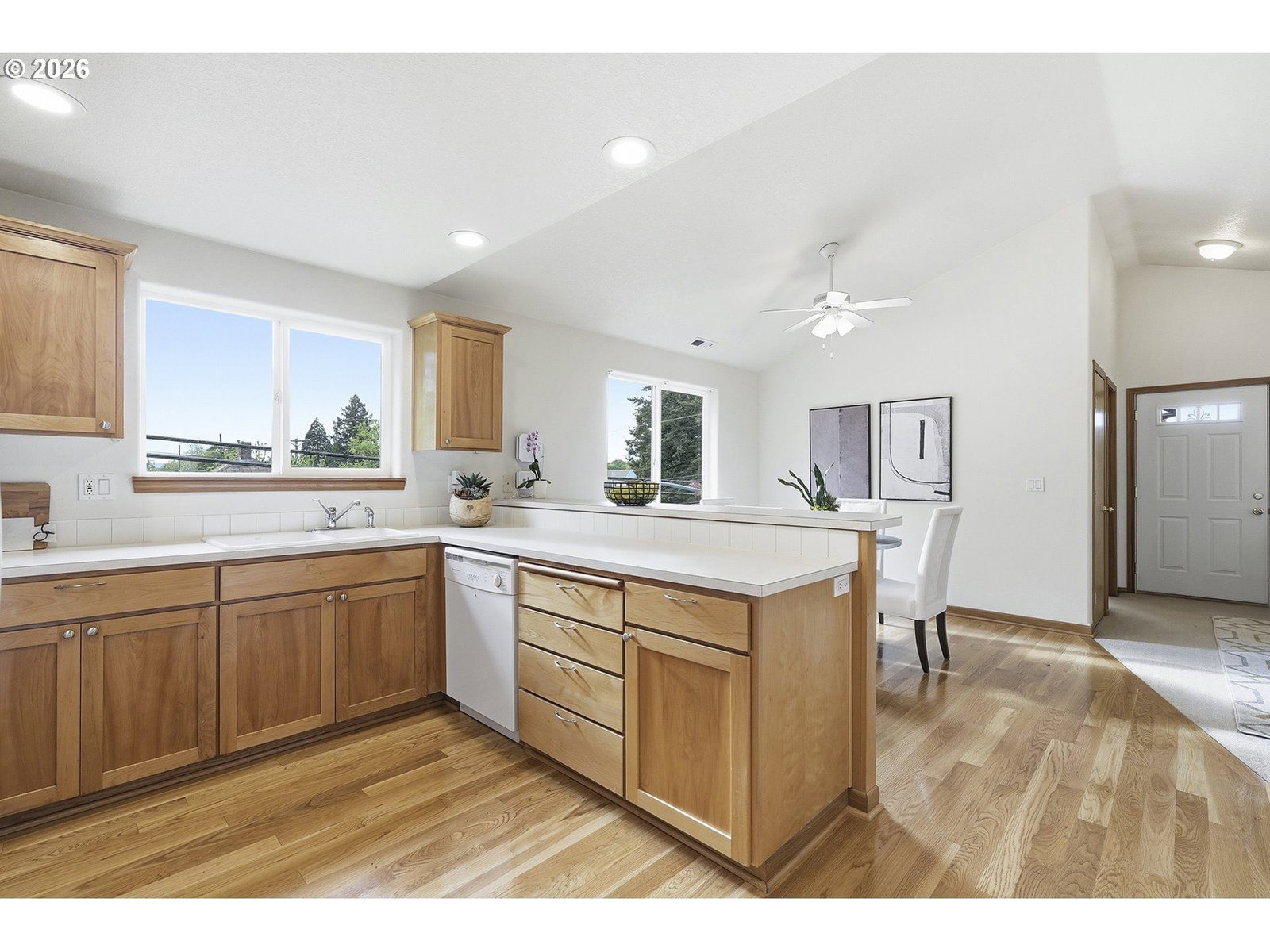 Listing photo 4 of 33, 8702 NE GLISAN ST, Portland, OR, 97220