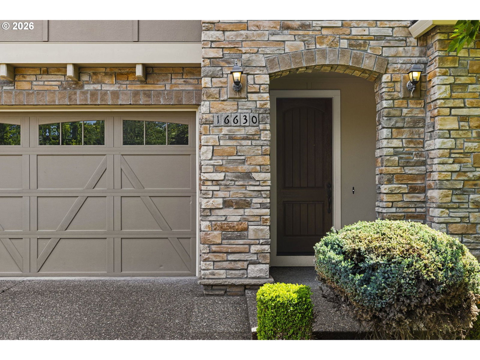 Listing photo 4 of 44, 16630 NW VETTER DR, Portland, OR, 97229