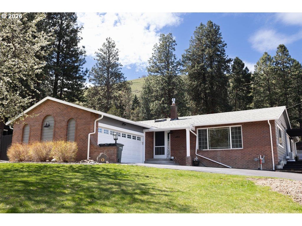 Primary listing photo, 1812 FOLEY ST, La Grande, OR, 97850