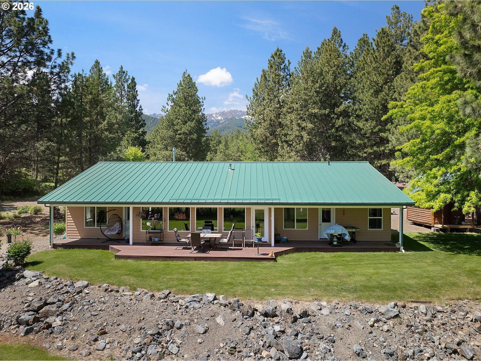Listing photo 1 of 6