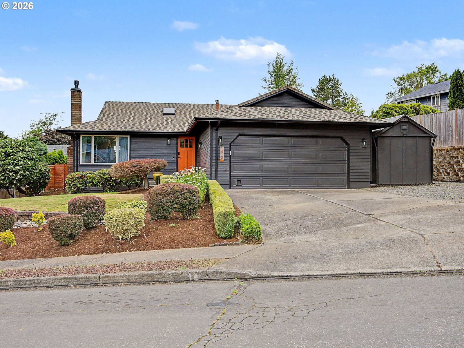 Listing photo 1 of 6