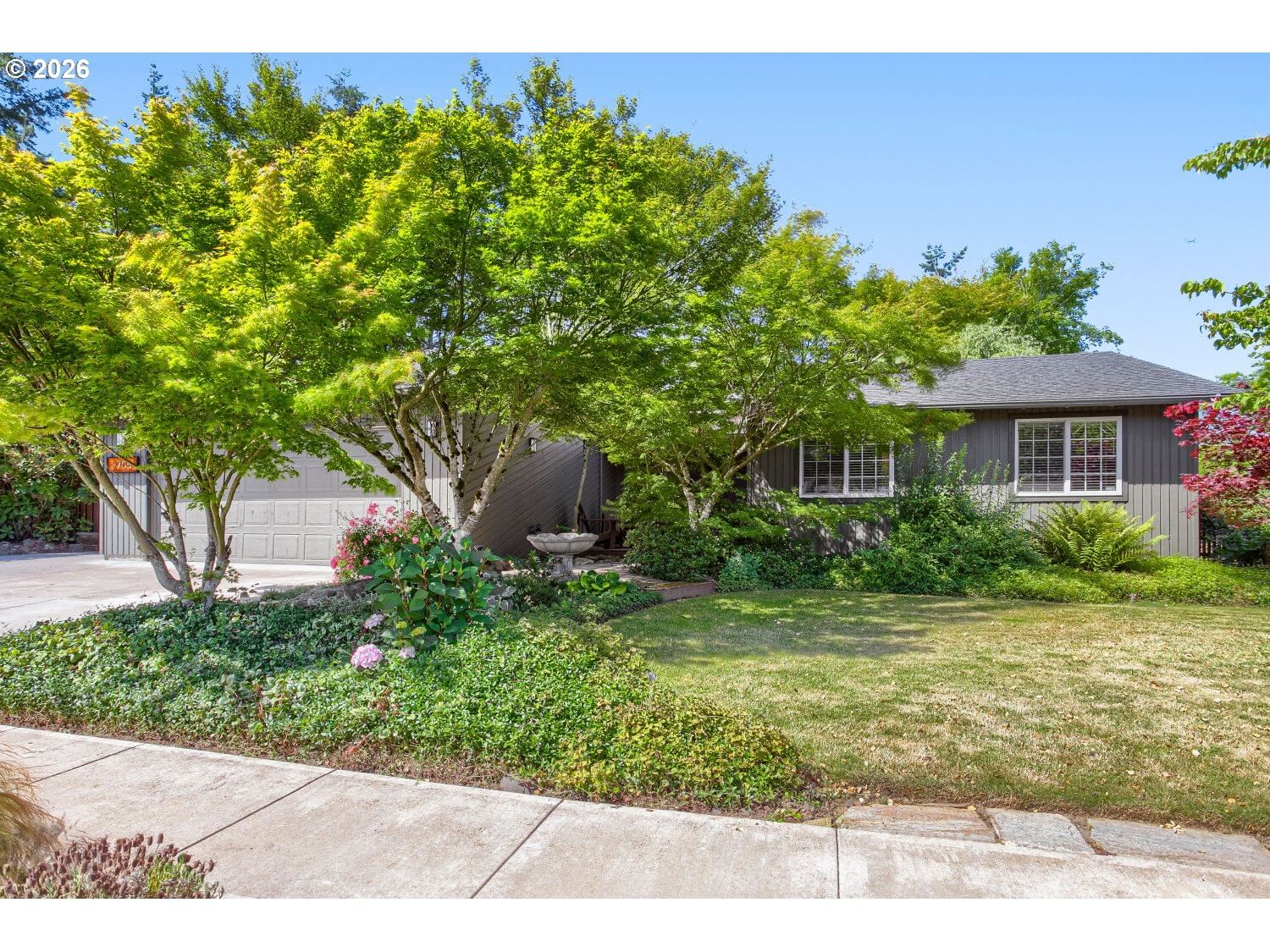 Listing photo 1 of 6
