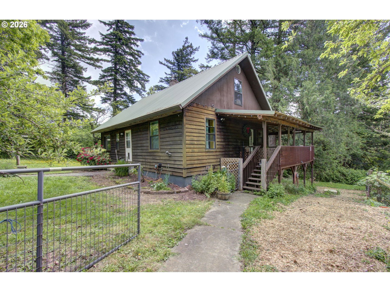 532 NE CURTIS DR