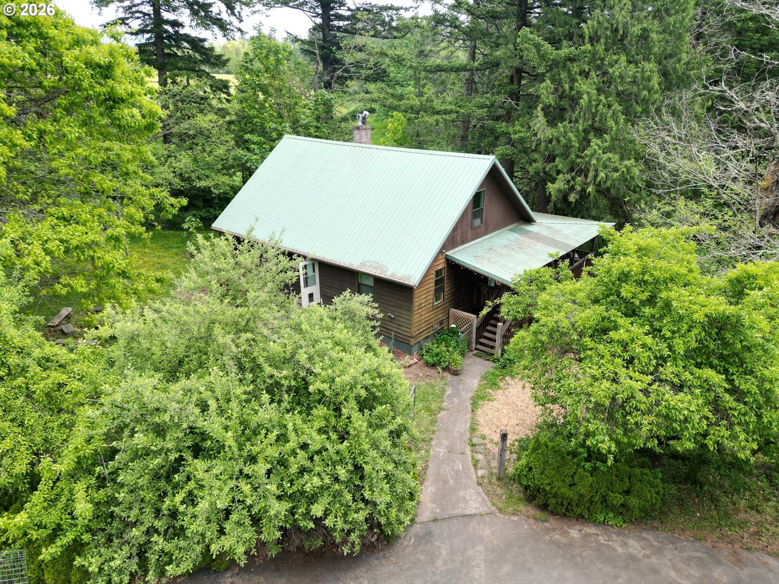 532 NE CURTIS DR