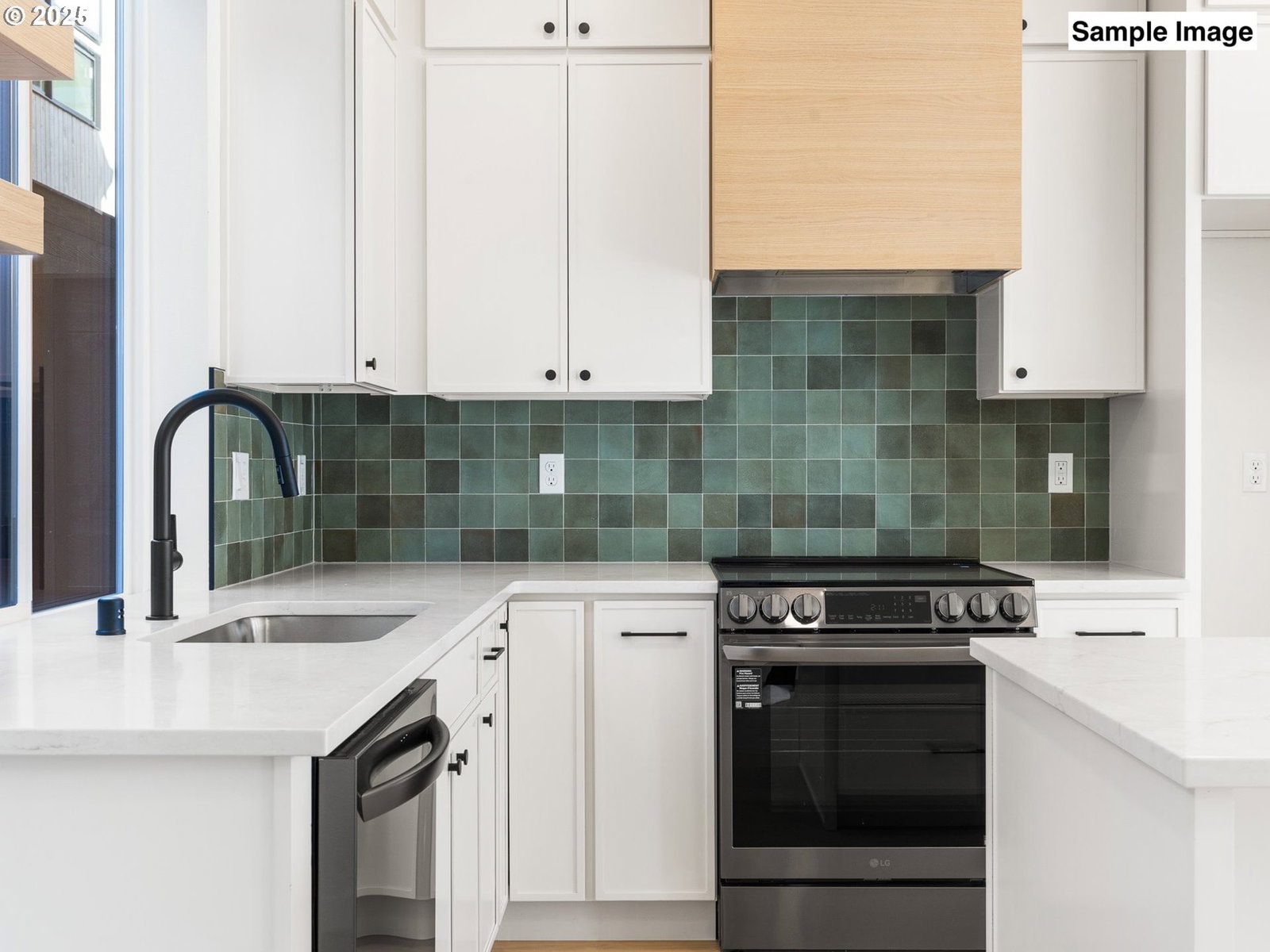 Listing photo 4 of 15, 1911 Broadway ST #1, Vancouver, WA, 98663
