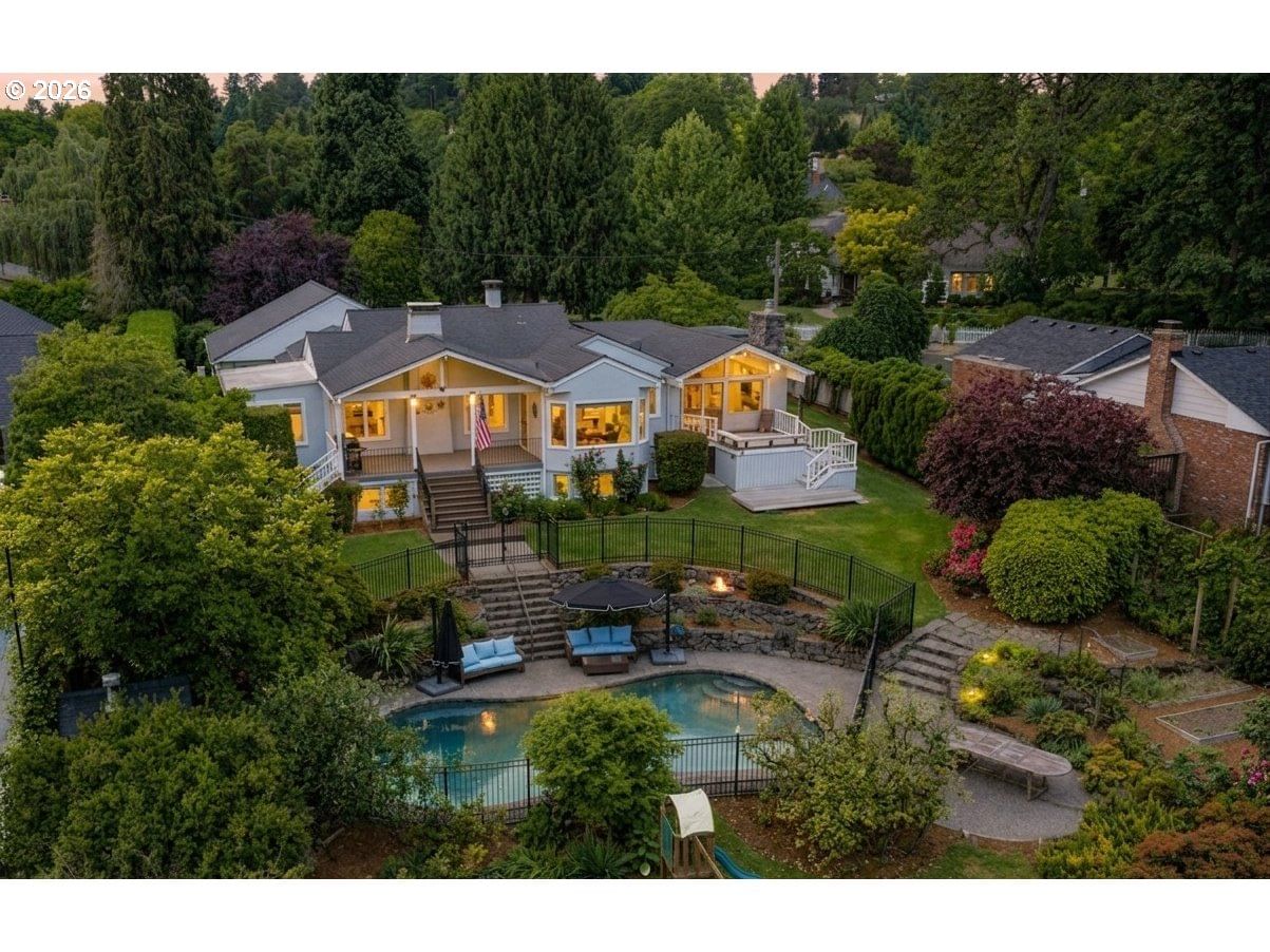 3617 WAUNA VISTA DR