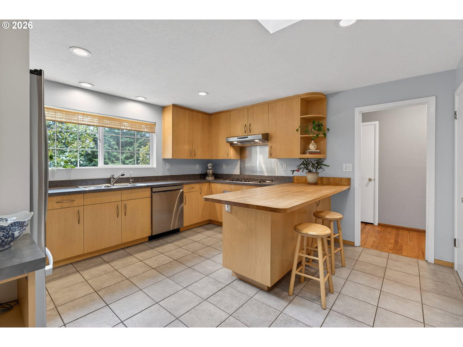 Listing photo 4 of 48, 4103 SW LEE ST, Portland, OR, 97221