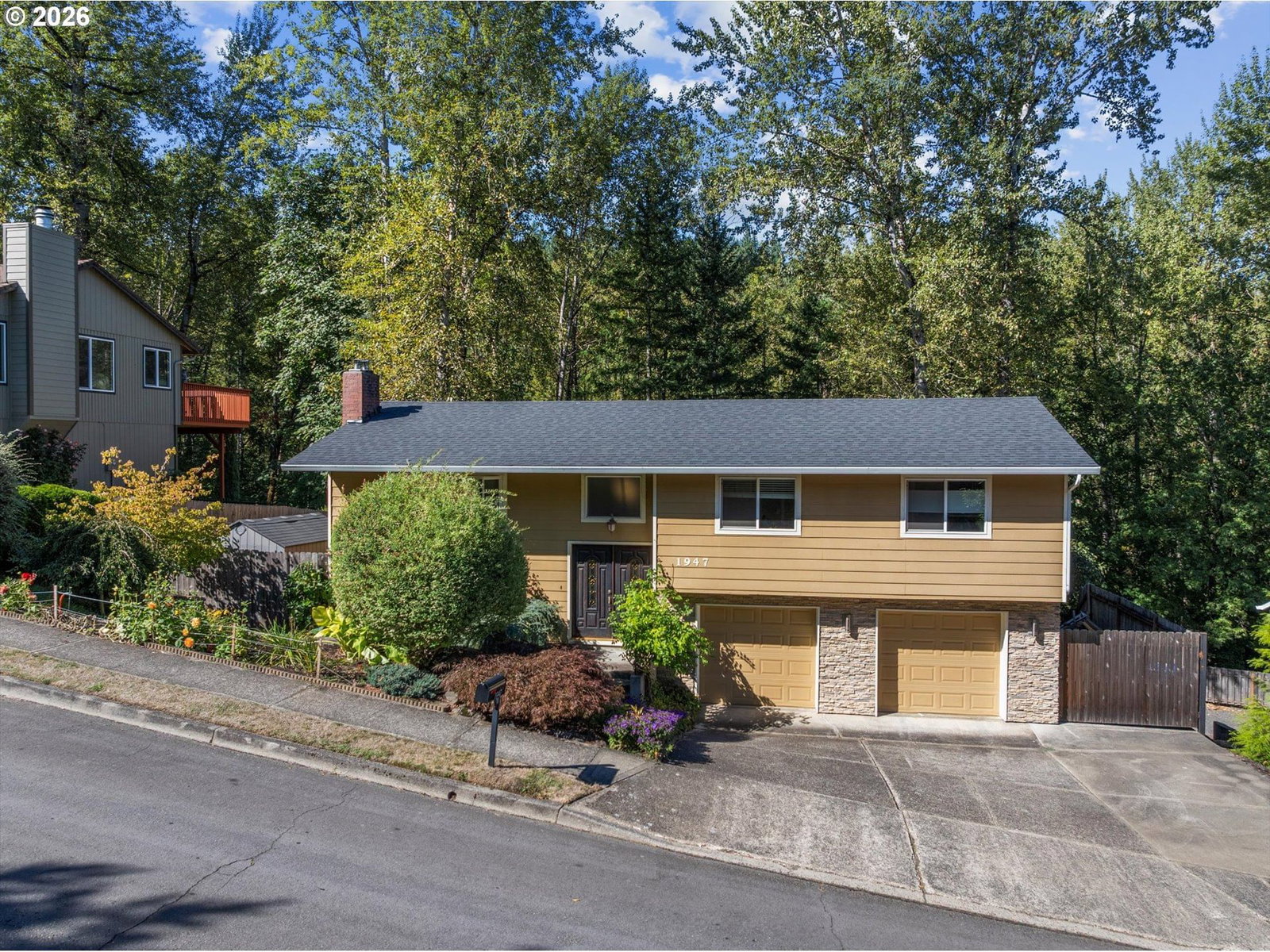 1947 SE MEADOW CT