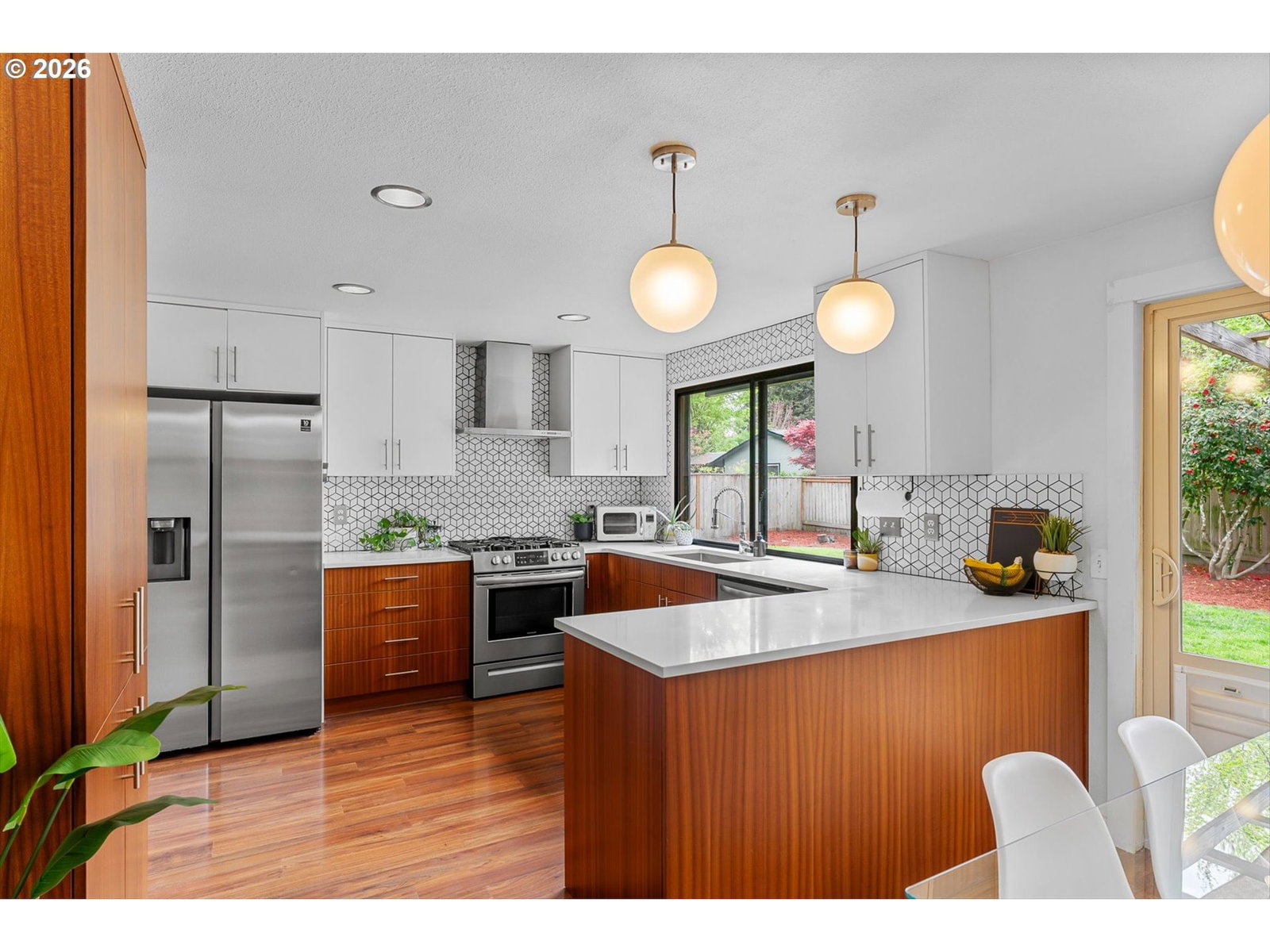 Listing photo 5 of 37, 990 SW 191ST CT, Beaverton, OR, 97003