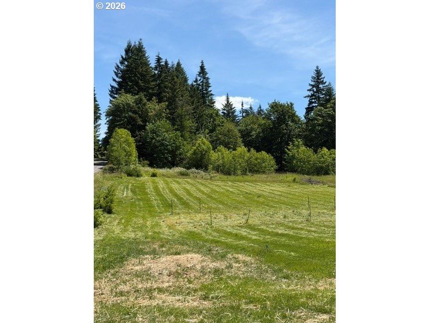 Listing photo 1 of 2