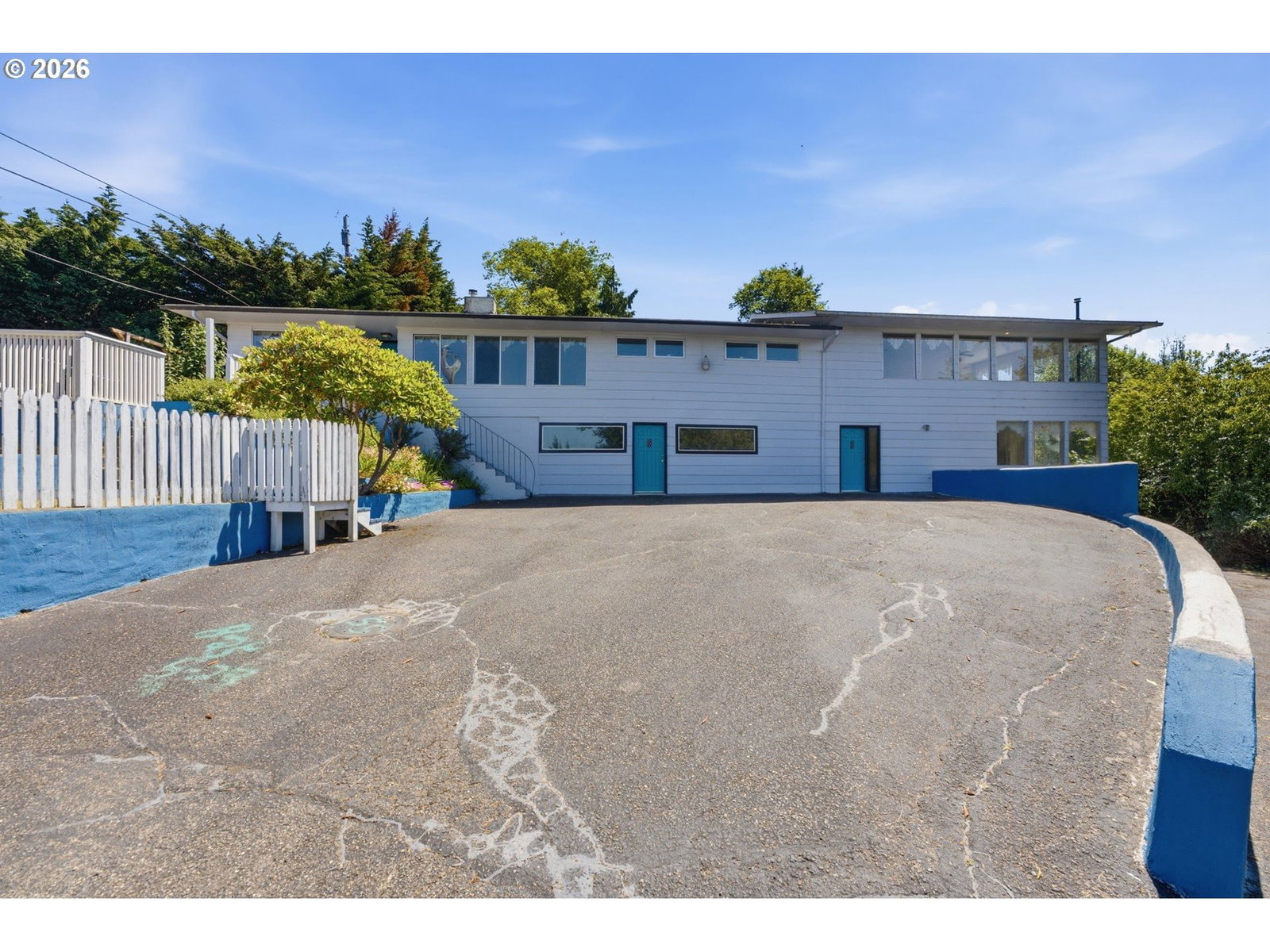 Listing photo 1 of 6