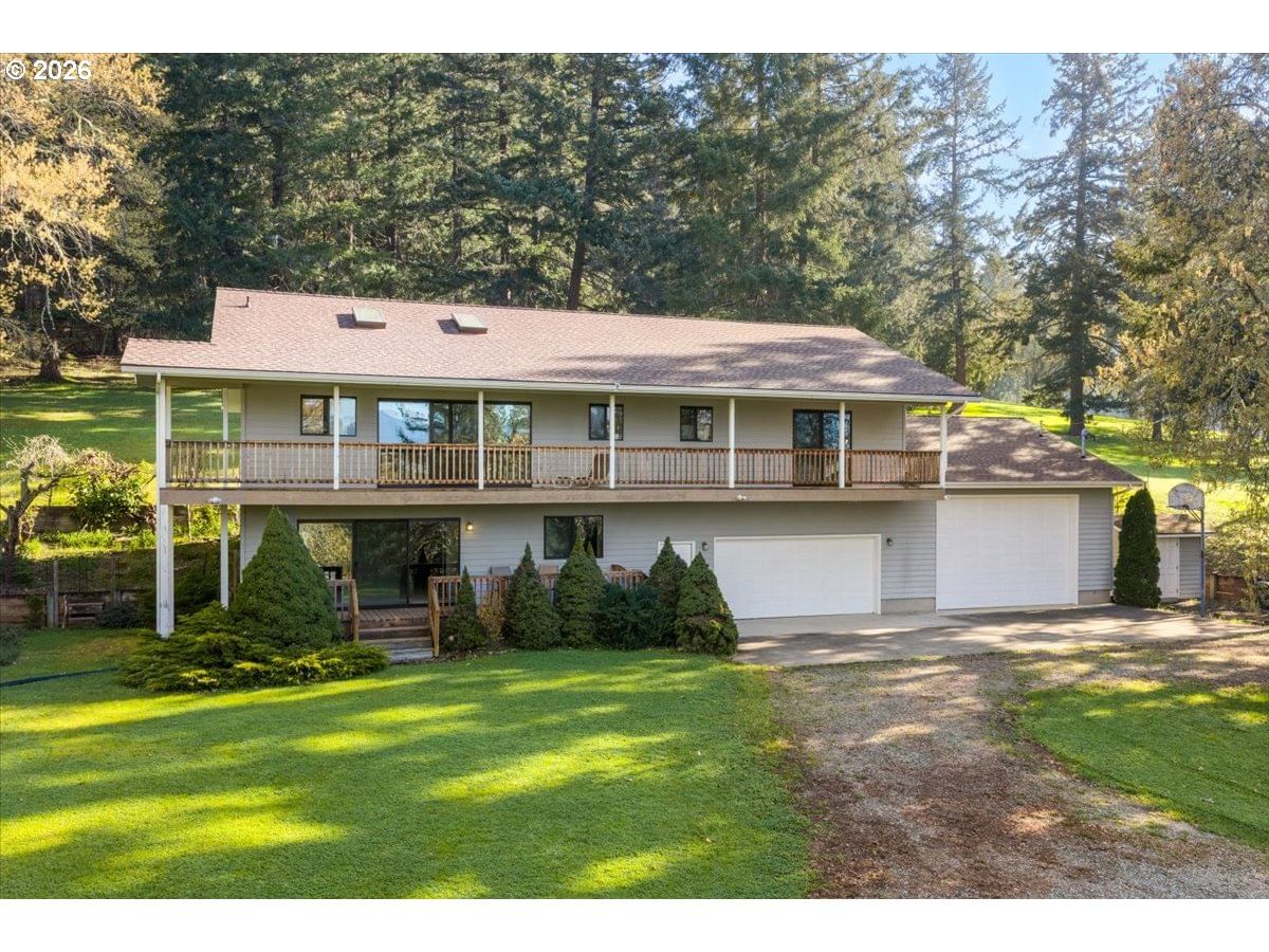 Primary listing photo, 924 LOU GRAY DR, Myrtle Creek, OR, 97457
