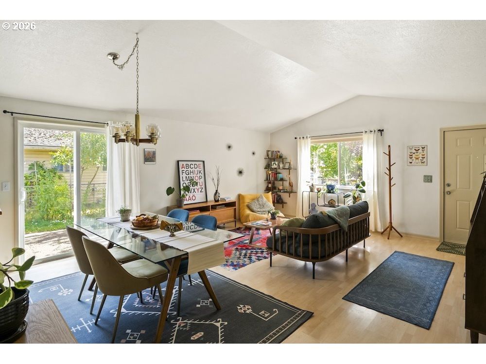 Listing photo 4 of 45, 636 SE 84TH AVE, Portland, OR, 97216