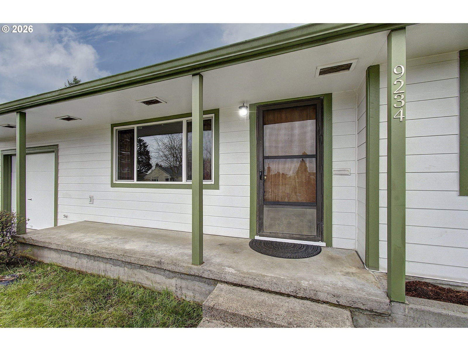Listing photo 4 of 40, 9234 SE SALMON ST, Portland, OR, 97216