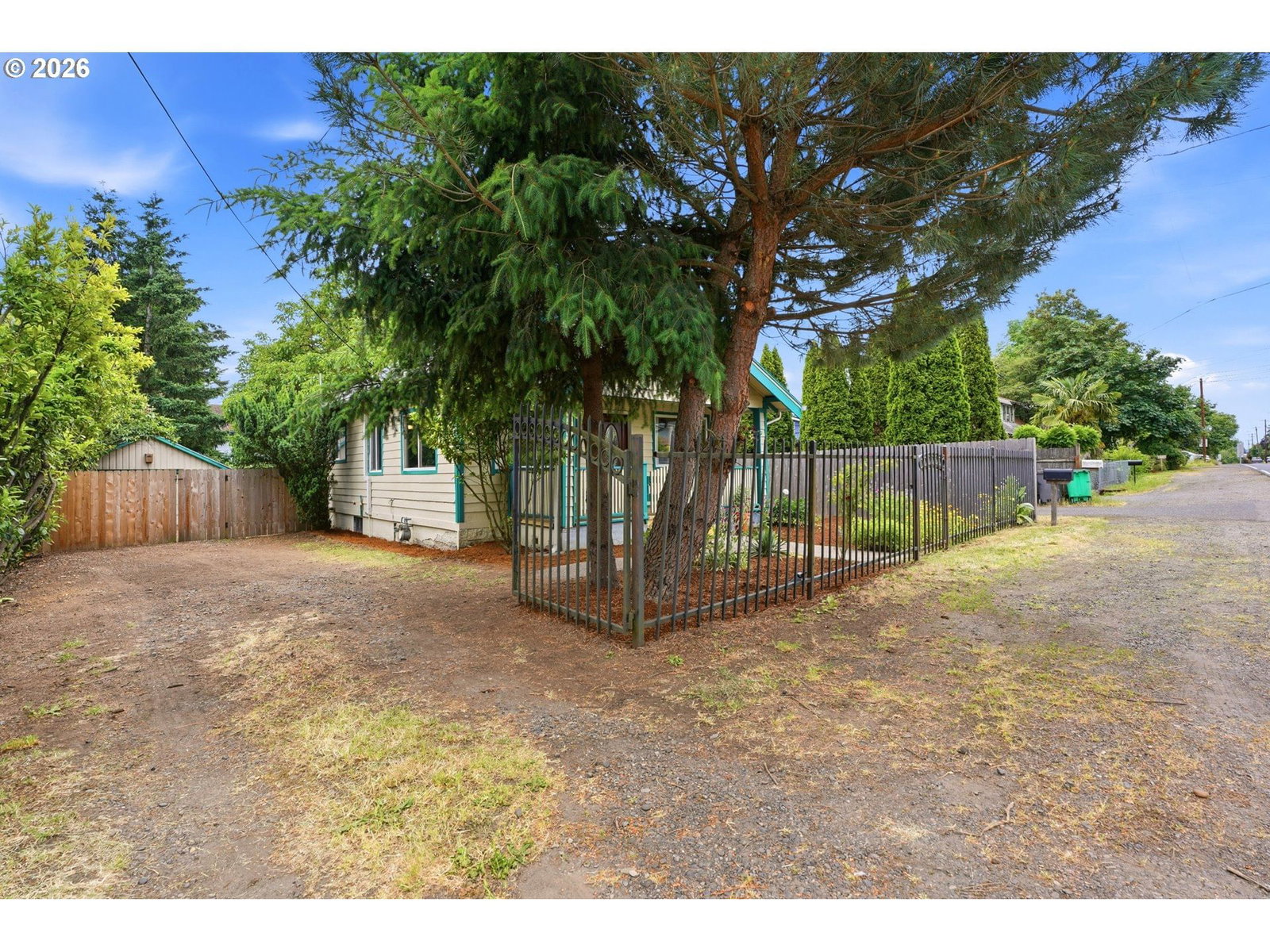 Listing photo 5 of 36, 10612 SE HAROLD ST, Portland, OR, 97266
