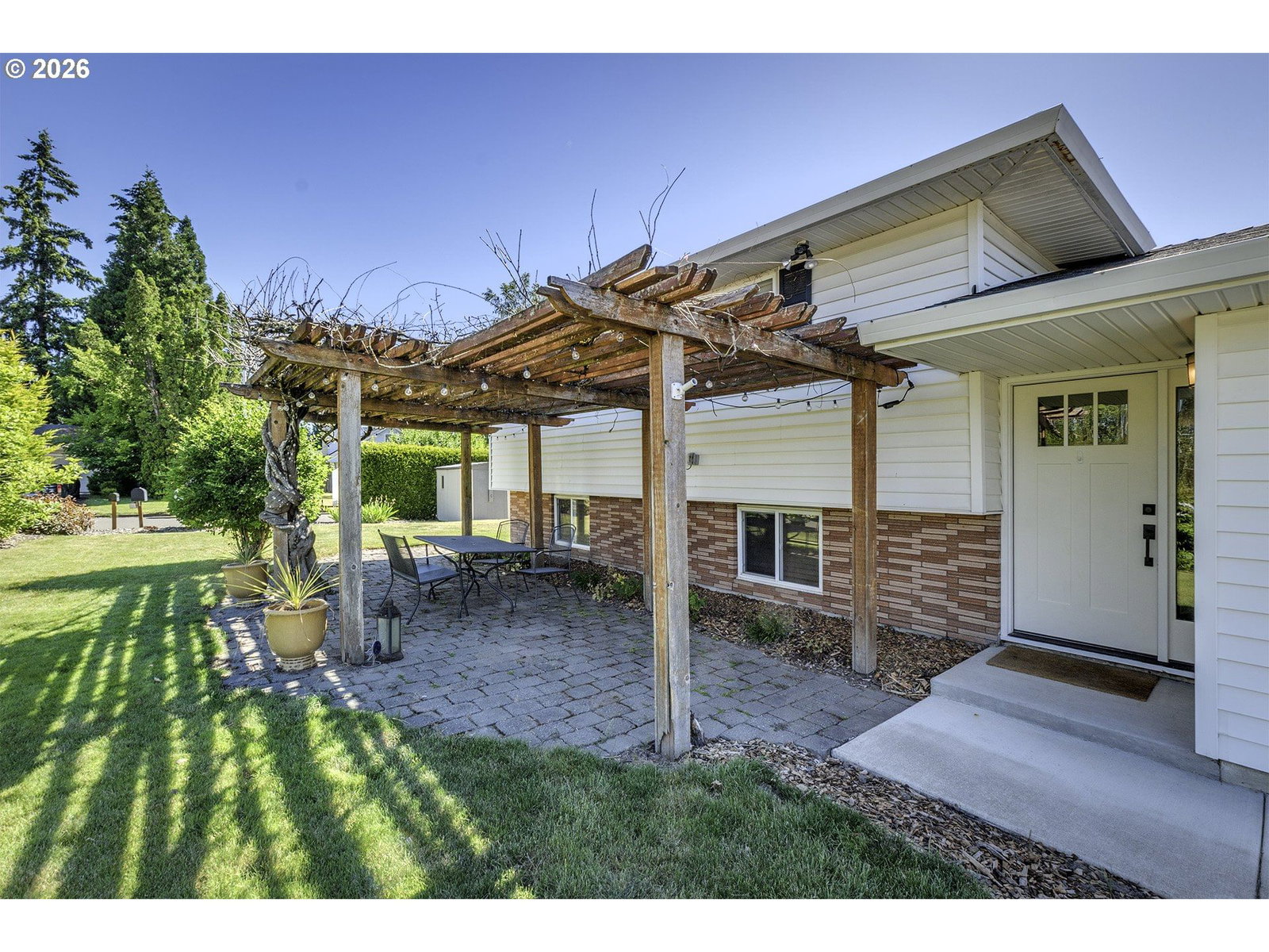 Listing photo 4 of 37, 704 NE LINDEN AVE, Hillsboro, OR, 97124
