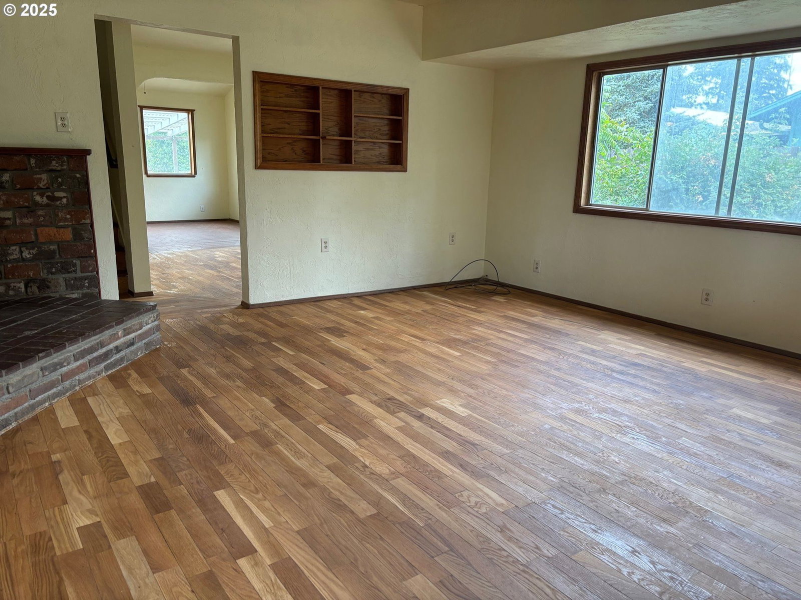 Listing photo 5 of 38, 33465 IRISH LN, Creswell, OR, 97426