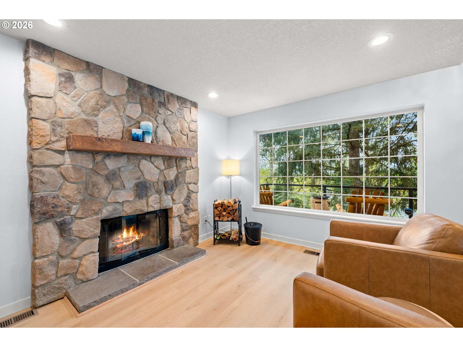 Listing photo 5 of 35, 735 SW CALDEW DR, Portland, OR, 97219