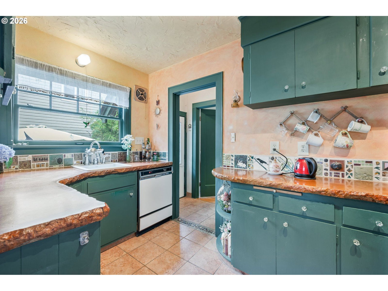Listing photo 4 of 35, 2733 FIR ST, Longview, WA, 98632