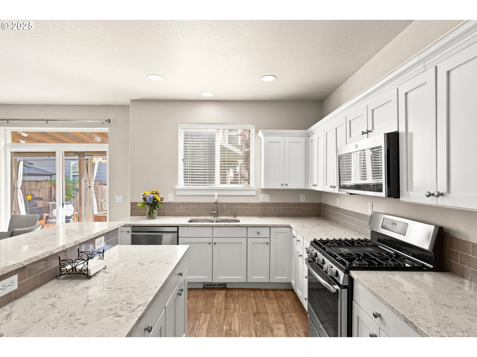 Listing photo 5 of 24, 166 SE 30TH AVE, Hillsboro, OR, 97123