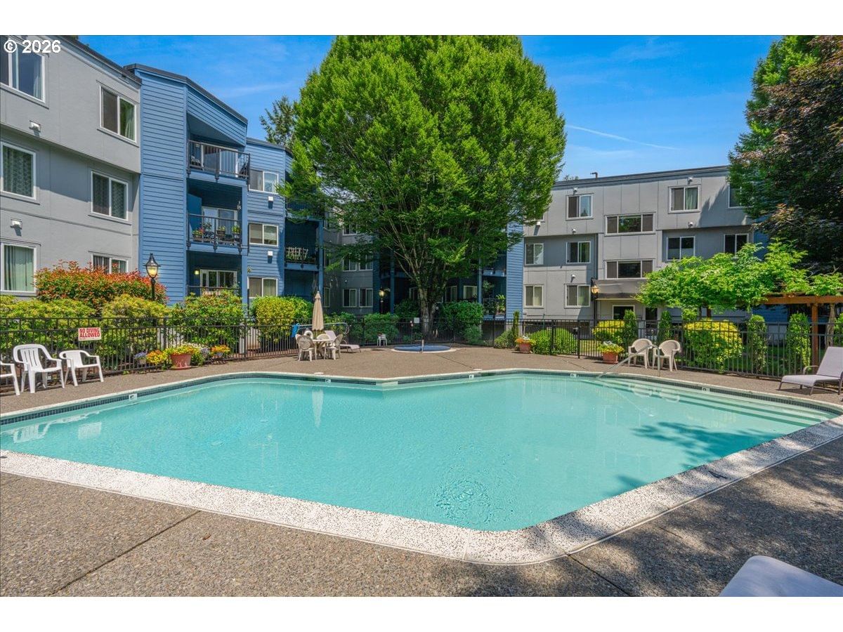 8720 SW TUALATIN RD #303