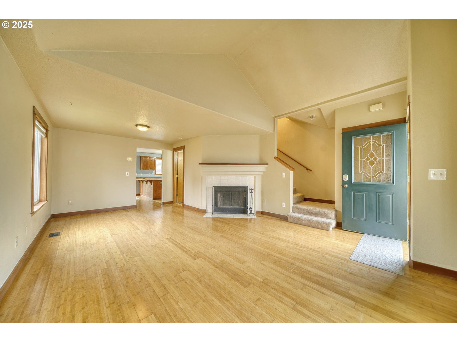 Listing photo 4 of 41, 33298 SW MEADOWBROOK DR, Scappoose, OR, 97056