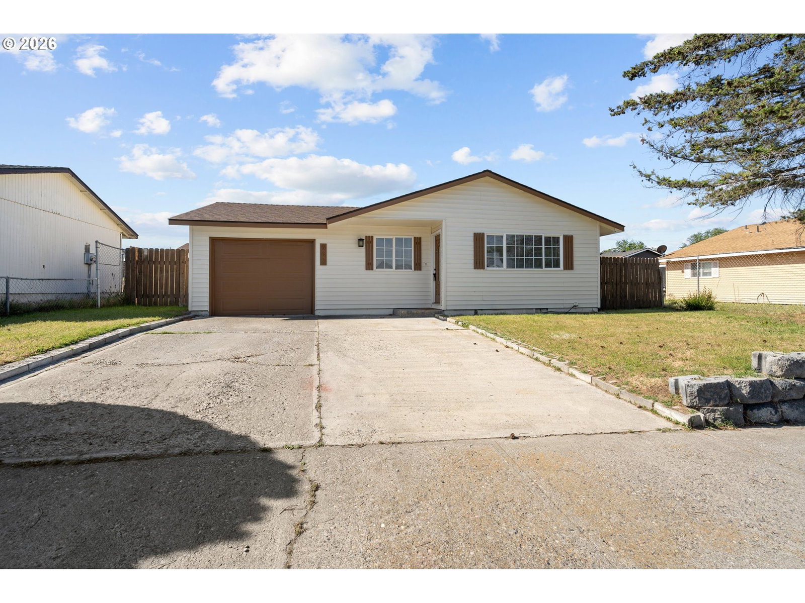 Primary listing photo, 562 E REEDER DR, Hermiston, OR, 97838