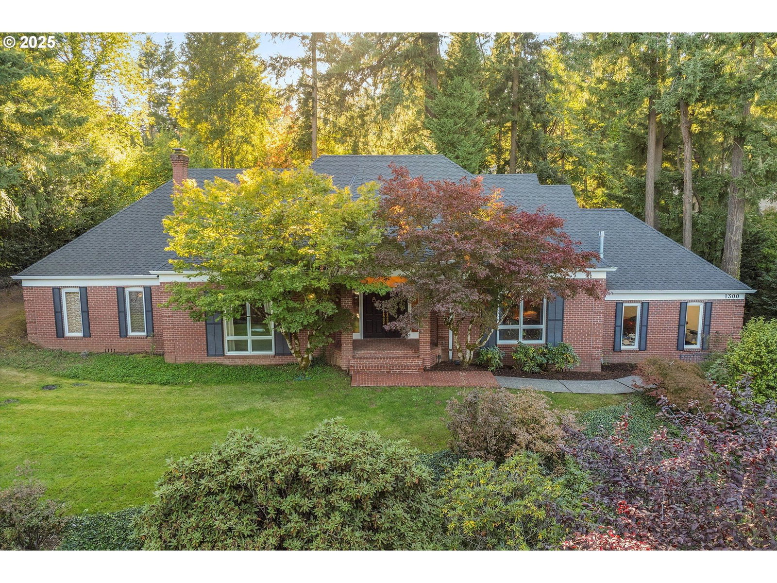 1300 TYNDALL CT
