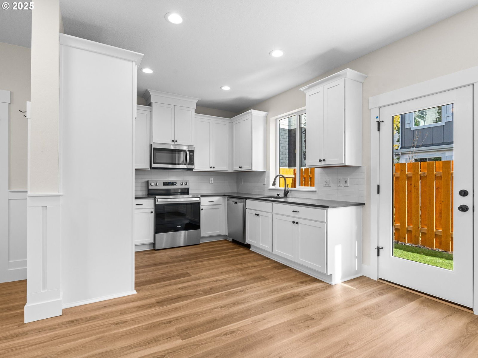 Listing photo 4 of 21, 7468 N Polk AVE, Portland, OR, 97203