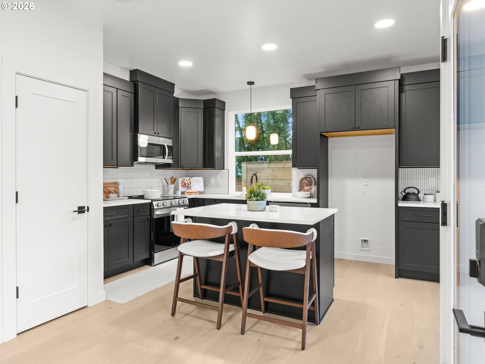 Listing photo 4 of 13, 11075 SW 61st AVE #6, Portland, OR, 97219