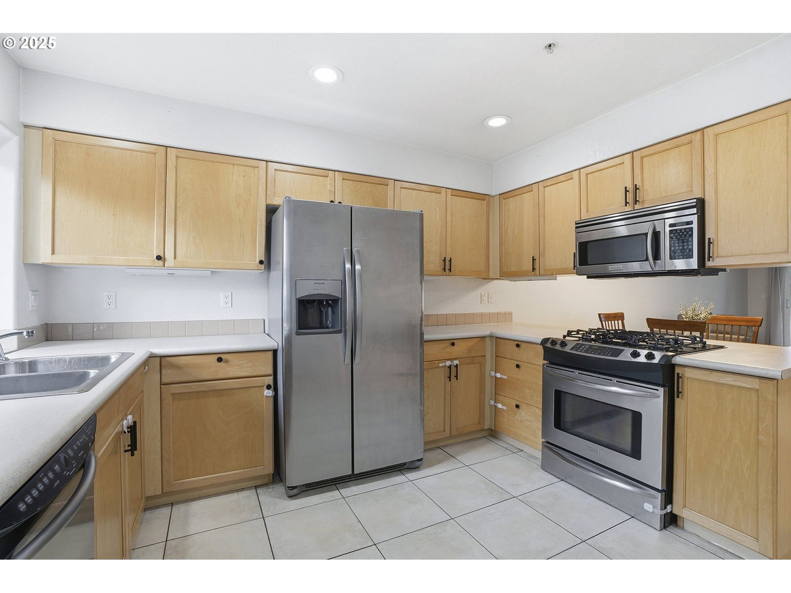 Listing photo 4 of 29, 445 HARRIS LN, Oregon City, OR, 97045