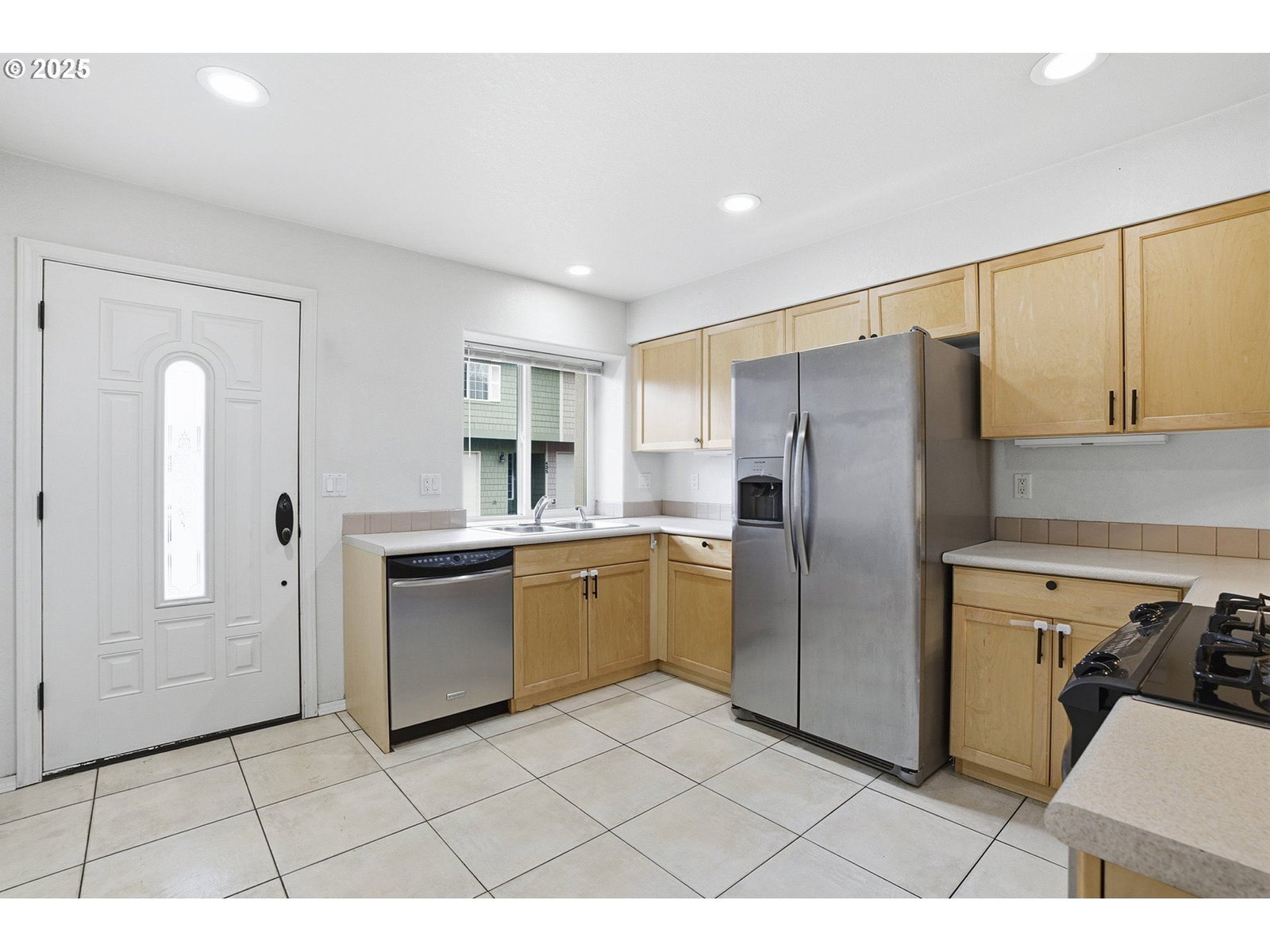 Listing photo 5 of 29, 445 HARRIS LN, Oregon City, OR, 97045
