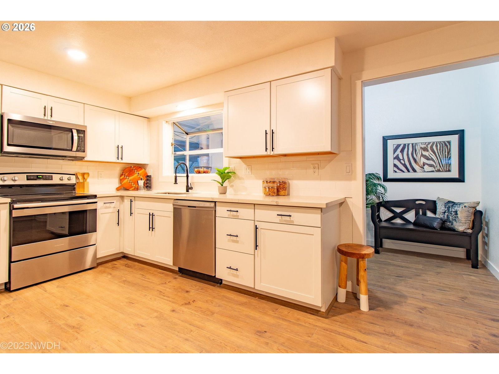 Listing photo 5 of 48, 1682 HEMLOCK ST, Eugene, OR, 97404
