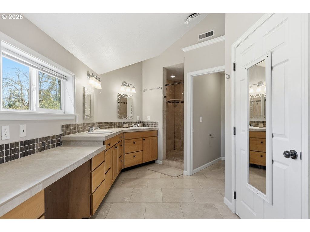 Listing photo 4 of 38, 753 64TH ST, Springfield, OR, 97478