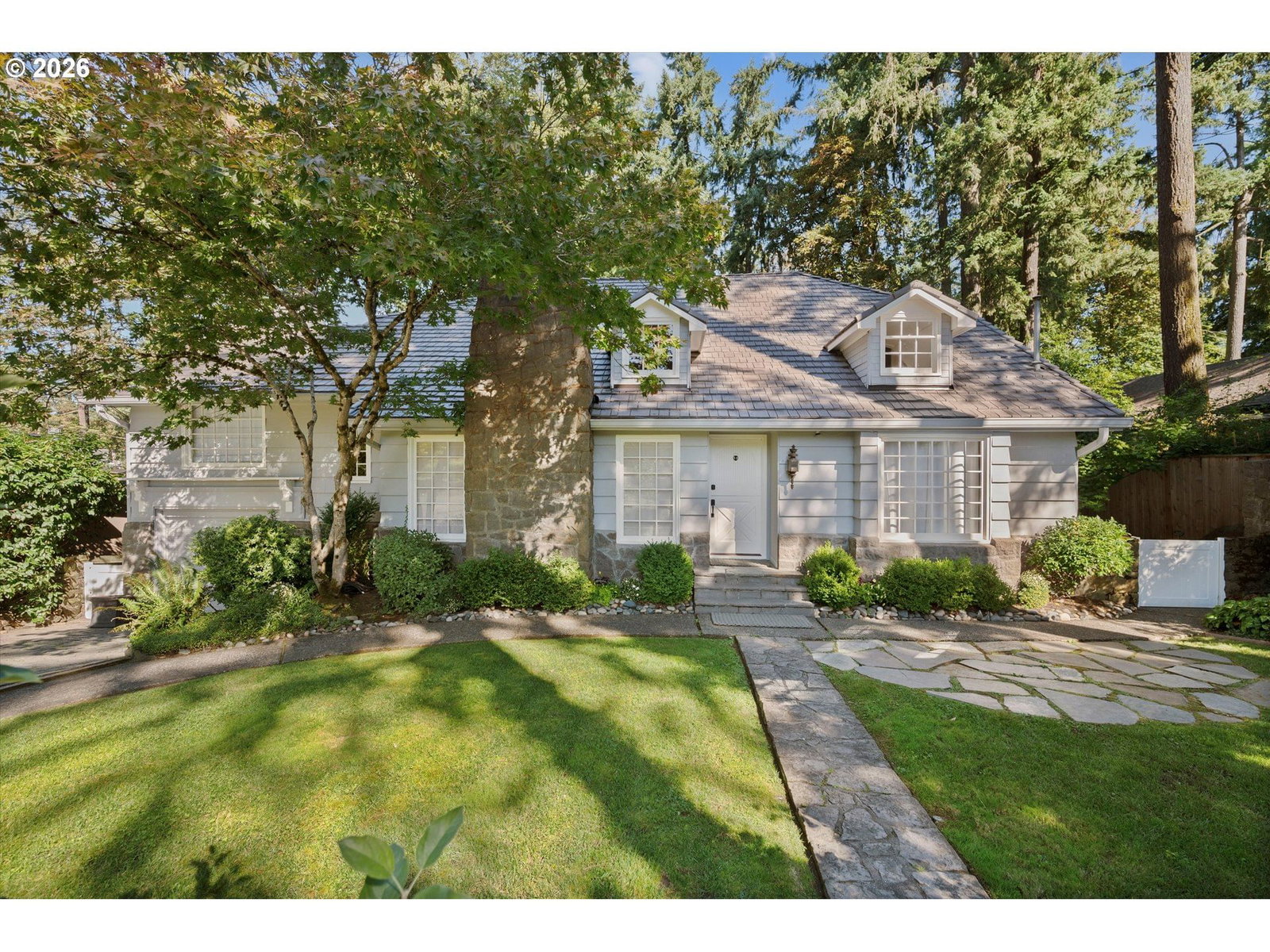Listing photo 4 of 46, 611 RIDGEWAY RD, Lake Oswego, OR, 97034