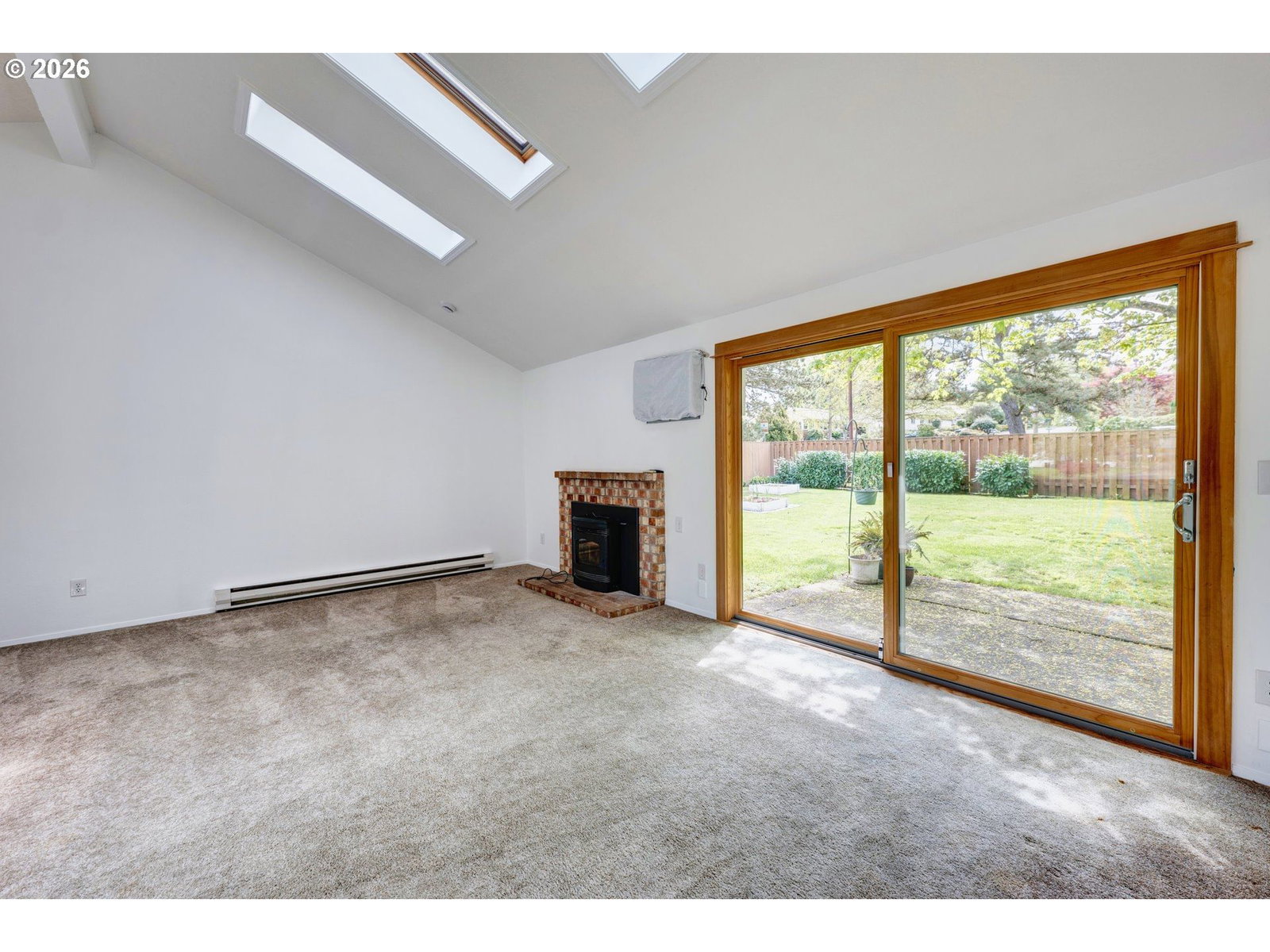 Listing photo 5 of 45, 8216 SW STEVE ST, Tigard, OR, 97223