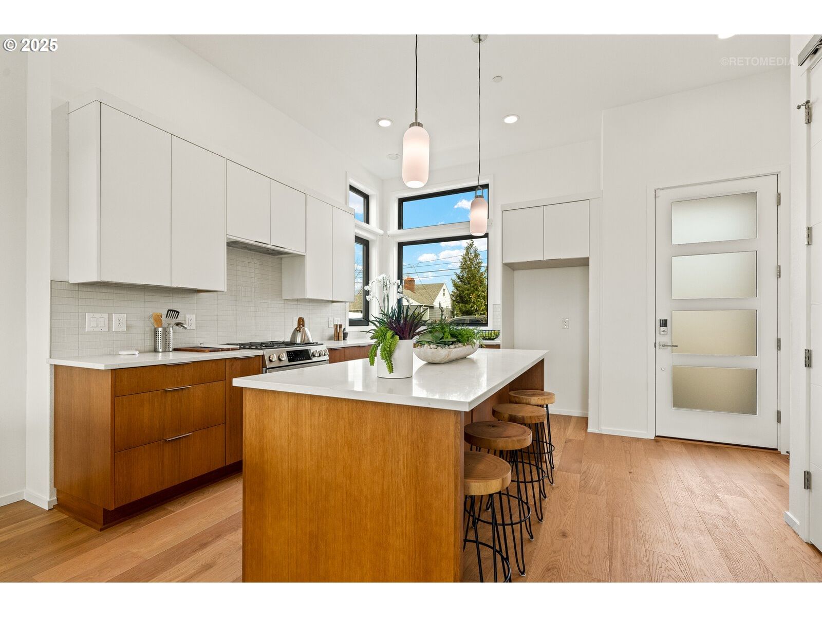 Listing photo 5 of 32, 2415 E 6TH ST, Vancouver, WA, 98661