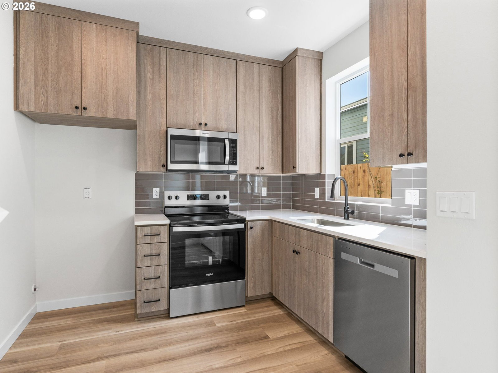 Listing photo 4 of 18, 7473 N NEW YORK AVE #2, Portland, OR, 97203