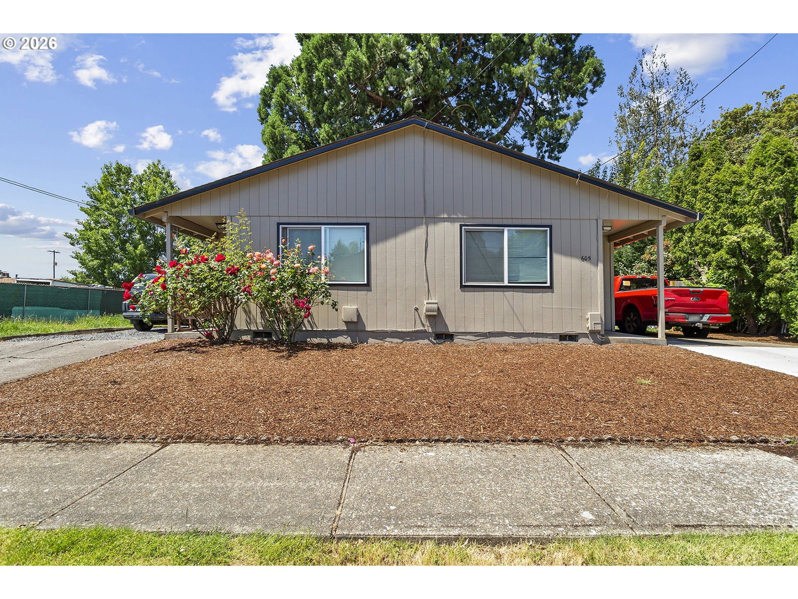Listing photo 1 of 6