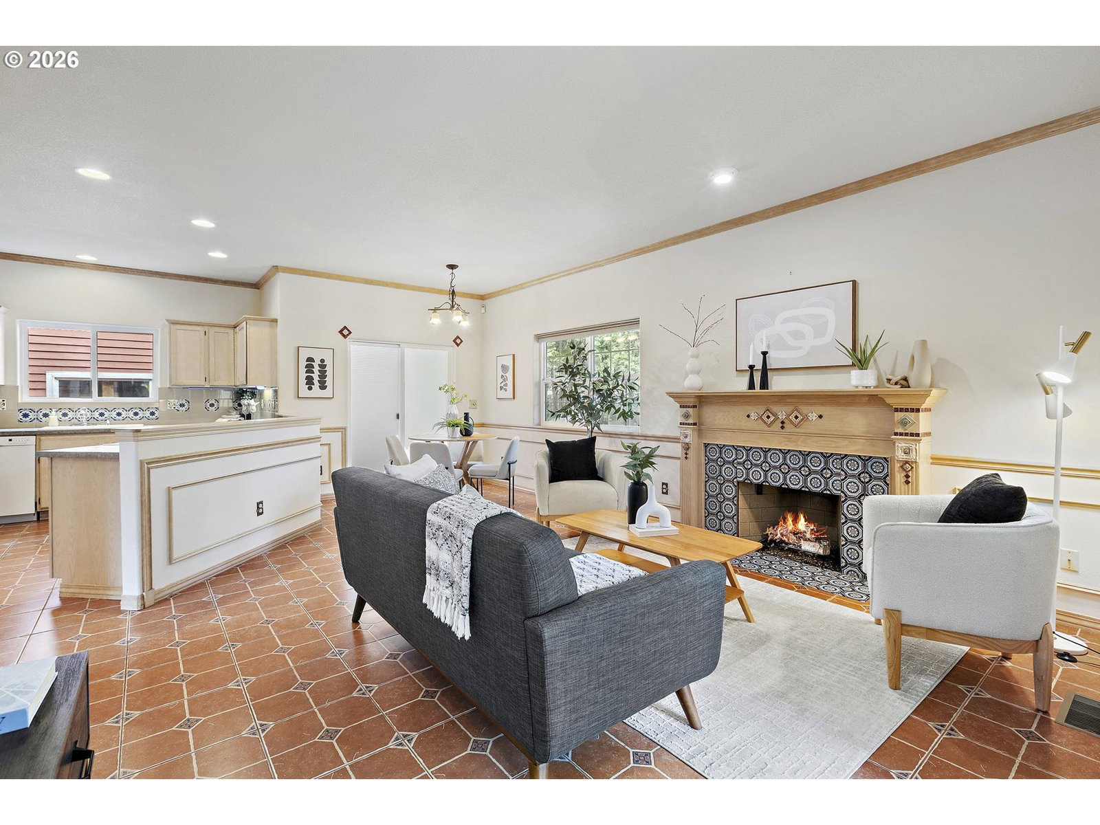Listing photo 4 of 31, 1012 NE MULTNOMAH DR, Fairview, OR, 97024