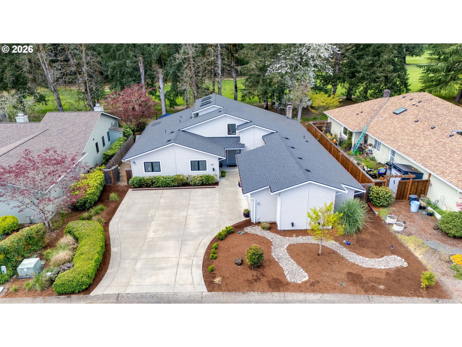 Listing photo 1 of 6