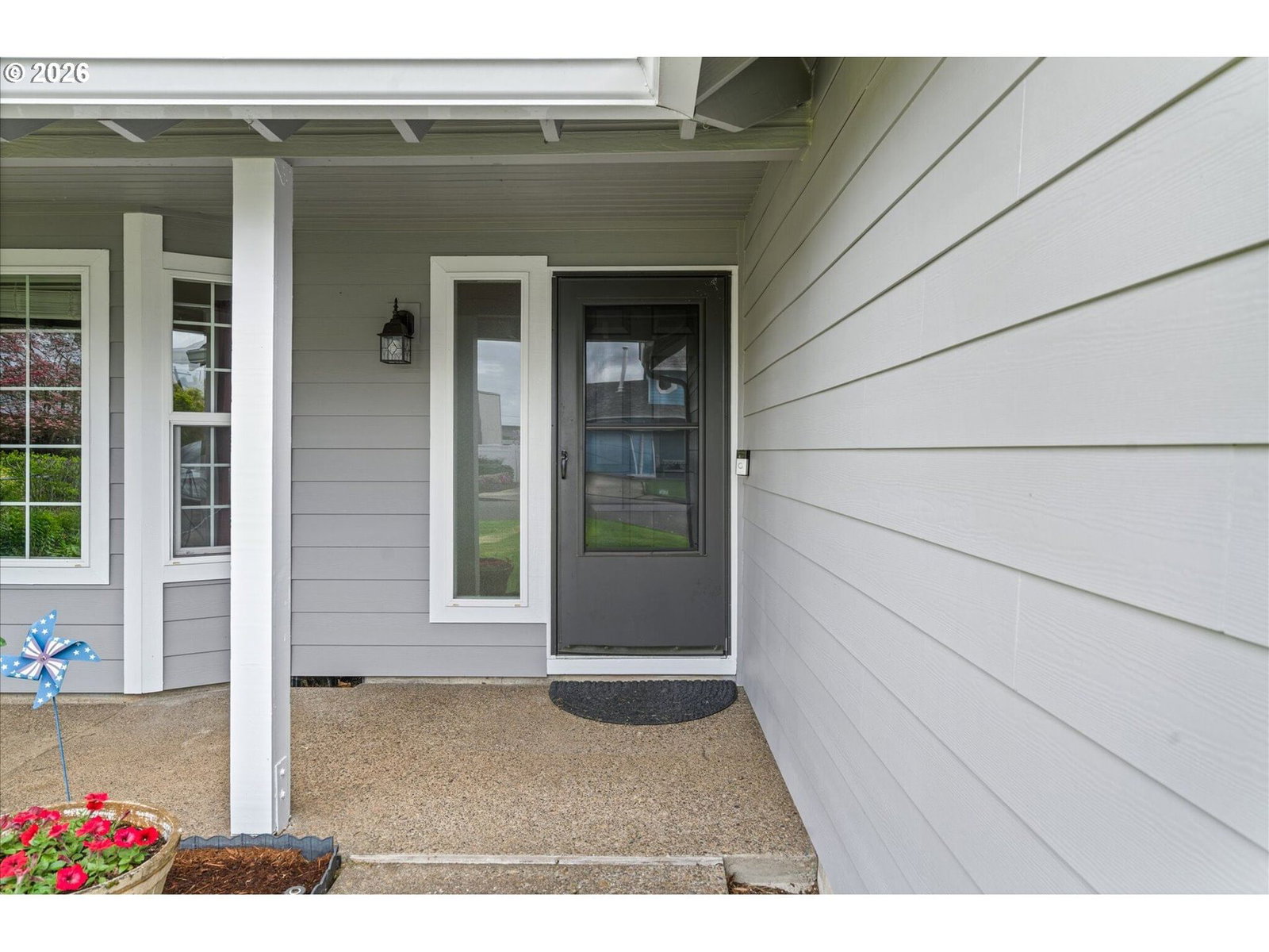 Listing photo 4 of 25, 7555 SE MICHAEL DR, Milwaukie, OR, 97222