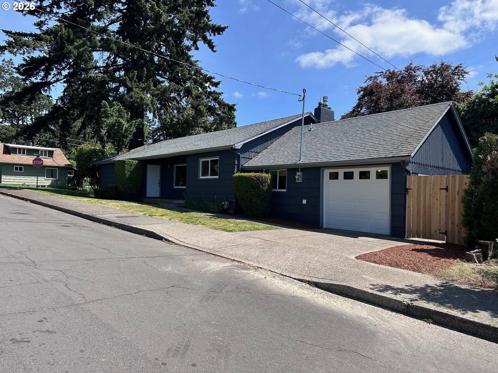 Listing photo 1 of 6