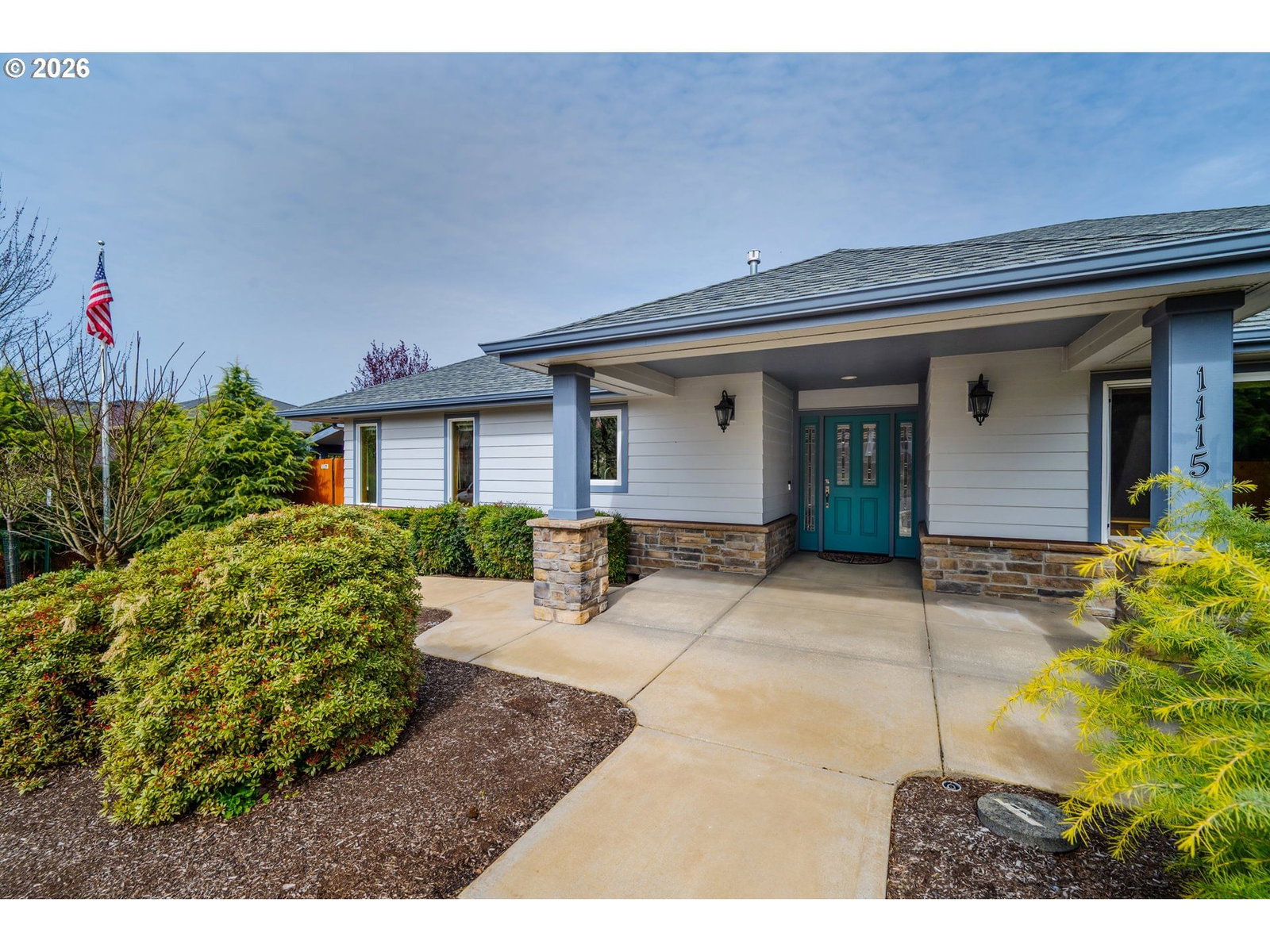 Listing photo 4 of 42, 1115 SKOOKUM DR, Silverton, OR, 97381