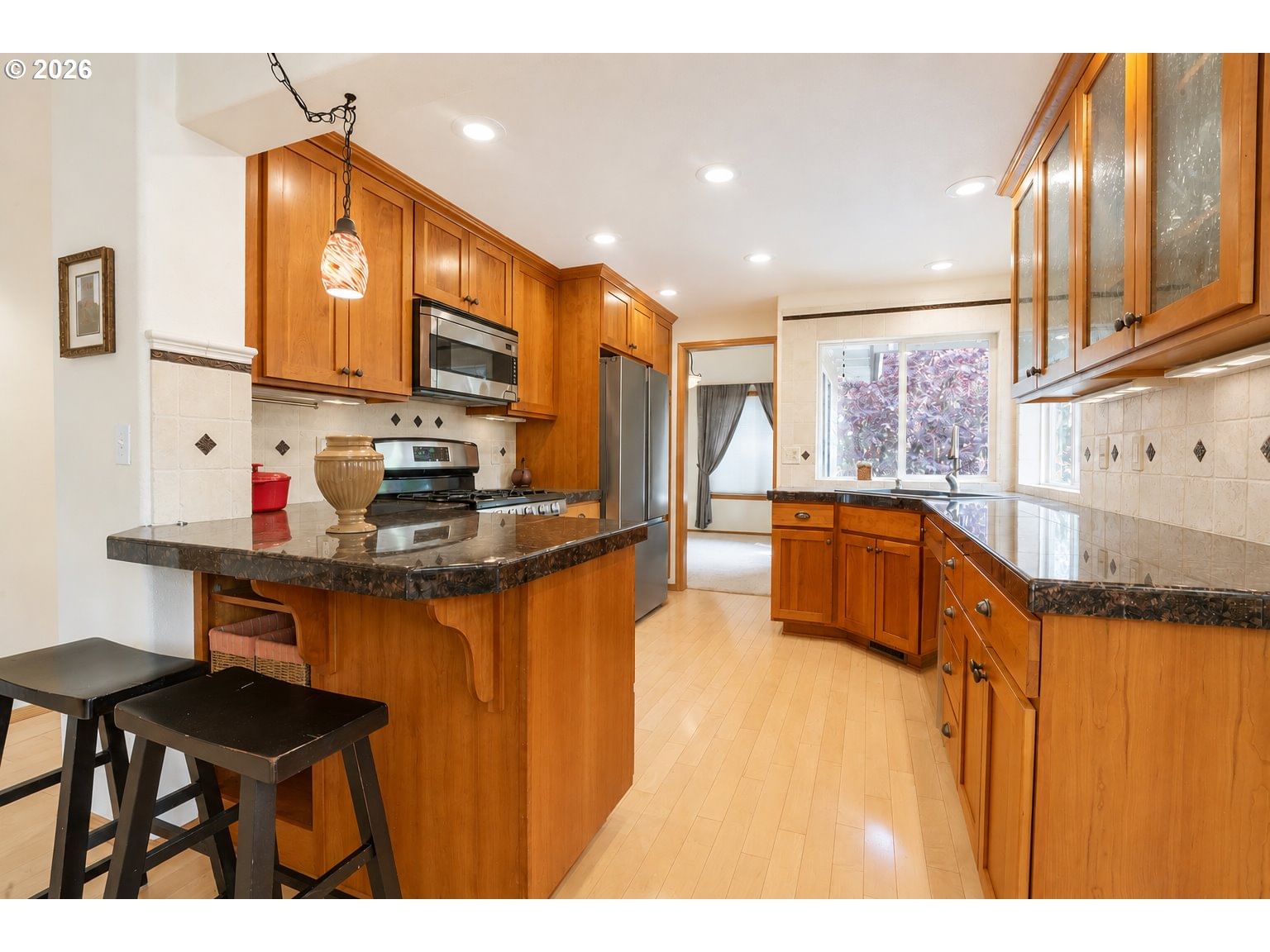 Listing photo 5 of 48, 10625 SW ORIOLE CIR, Beaverton, OR, 97007
