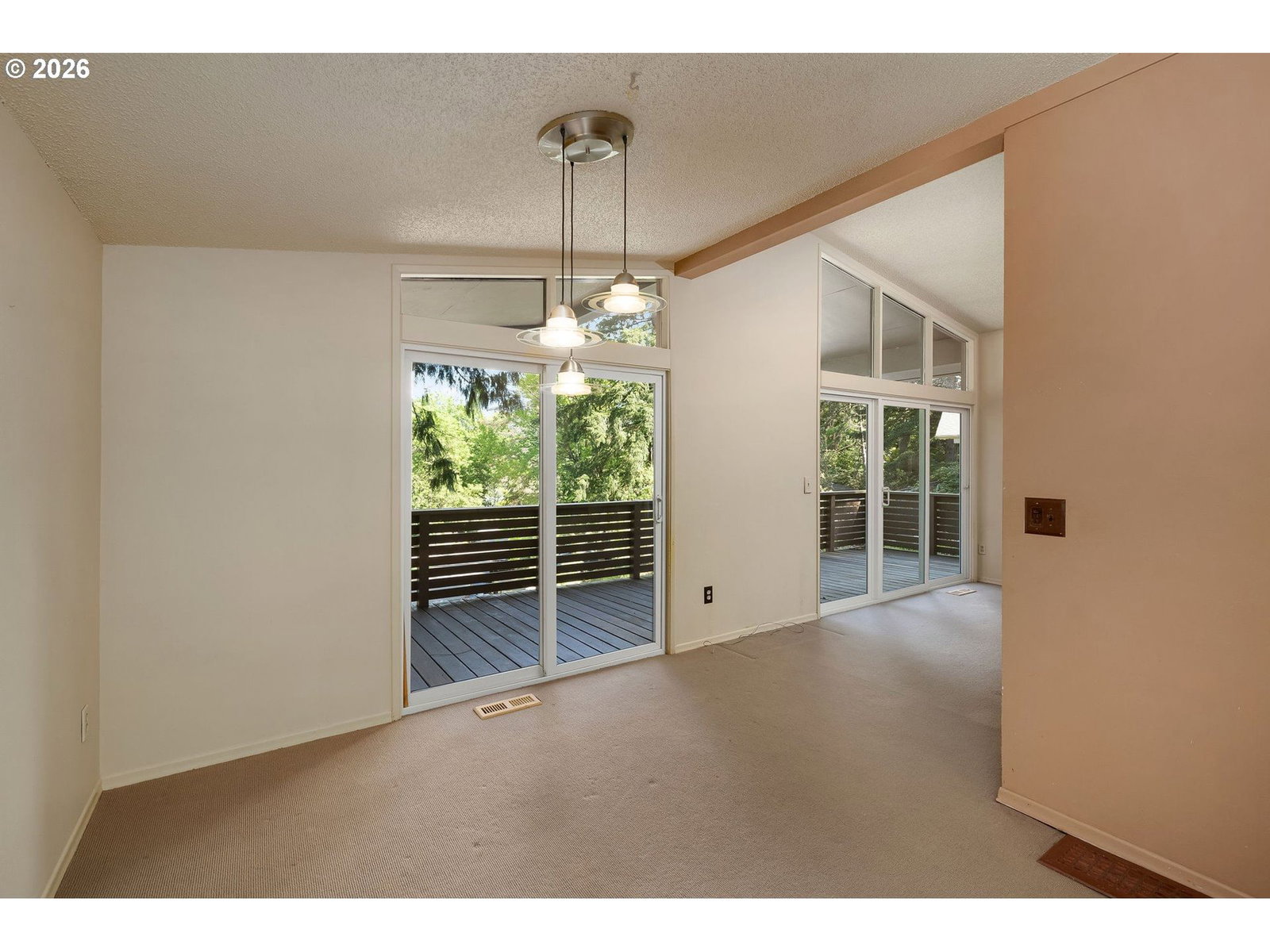 Listing photo 4 of 40, 7190 SW RALEIGHWOOD LN, Portland, OR, 97225