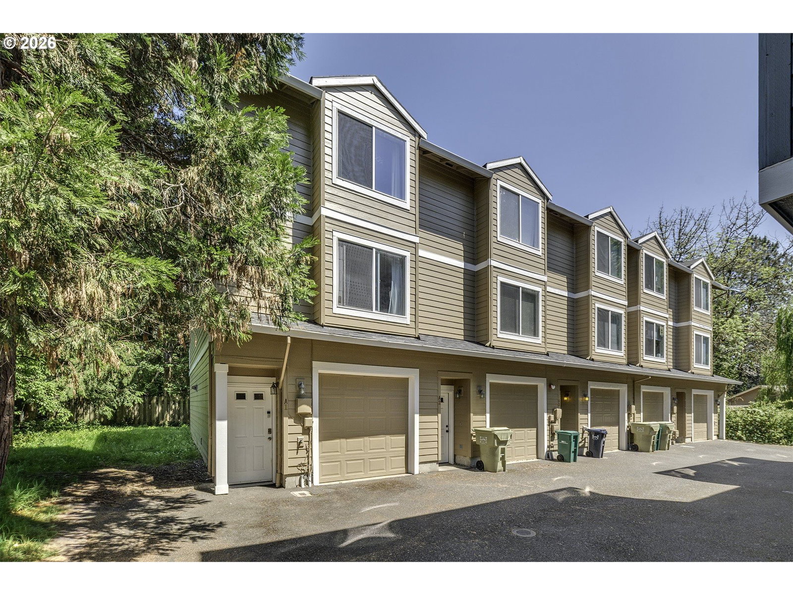 Listing photo 1 of 6