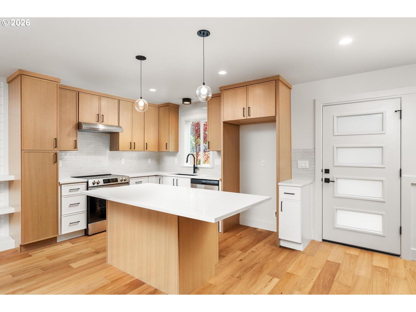 Listing photo 5 of 28, 5601 SE Bybee BLVD #B, Portland, OR, 97202