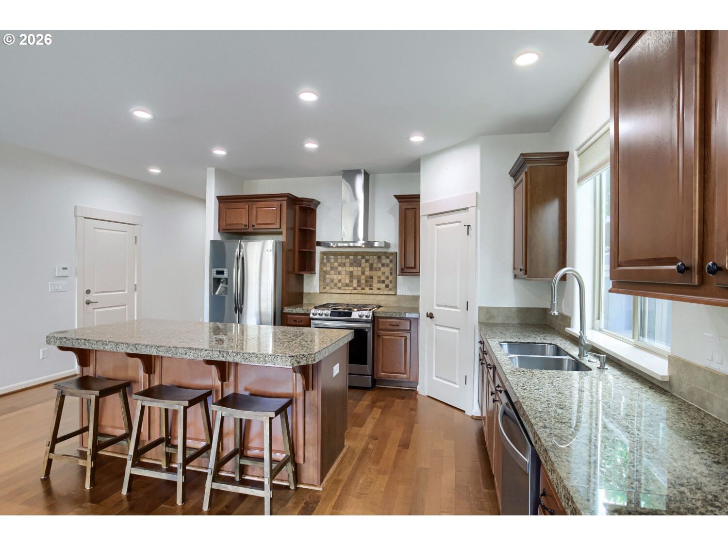 Listing photo 5 of 27, 3550 NW 2ND AVE, Hillsboro, OR, 97124