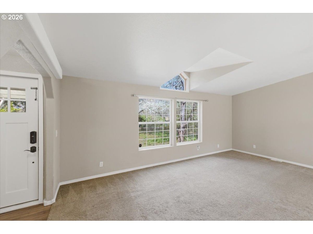Listing photo 5 of 43, 905 MOUNTAIN VIEW RD, Sweet Home, OR, 97386